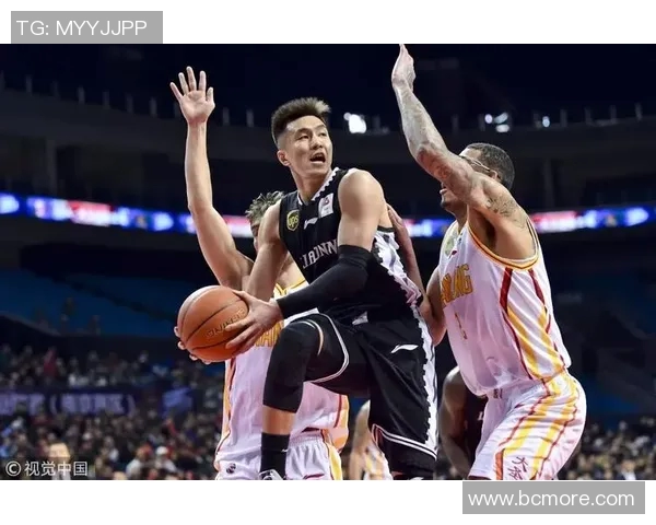 阿列克谢-施韦德手感火热,带领球队逆转战胜山西 阿列克谢-施韦德手感火热,带领球队逆转战胜山西