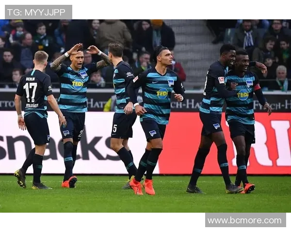 奥格斯堡主场力克柏林赫塔,将对手继续推向泥潭 奥格斯堡主场力克柏林赫塔,将对手继续推向泥潭