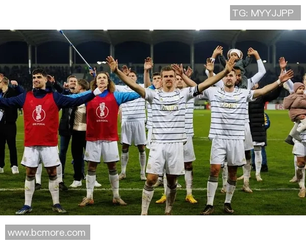 拜仁3-1胜法兰克福，征程开启，豪取首秀胜利