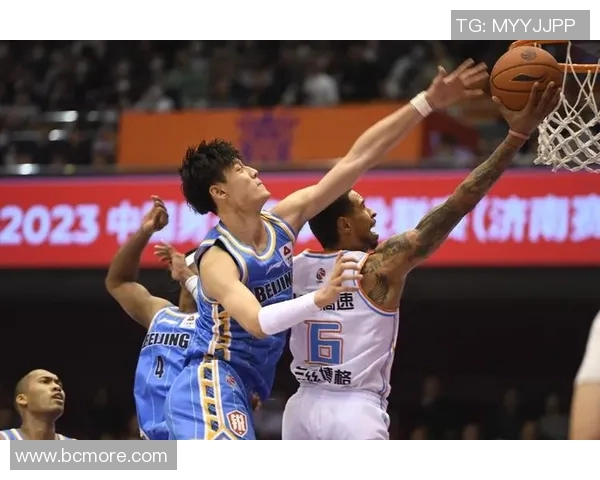 北京队在季后赛中大胜福建队，晋级四强！