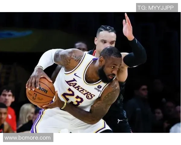 火箭不敌湖人,詹姆斯表现出色