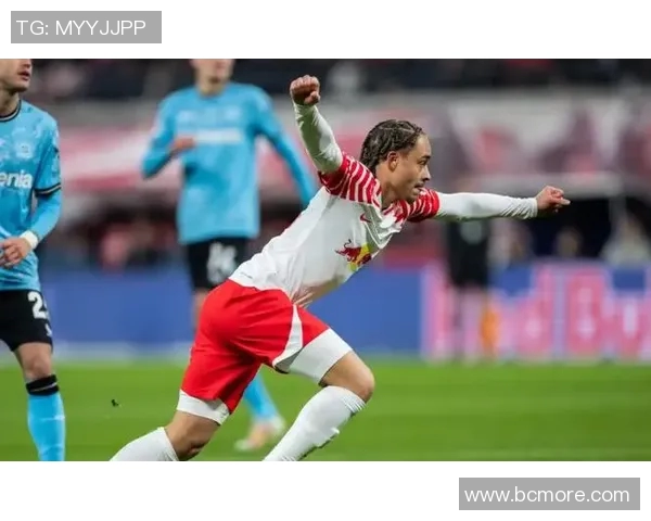 沙尔克04客场保级希望存续,与门兴格拉德巴赫战平 沙尔克04客场保级希望存续,与门兴格拉德巴赫战平